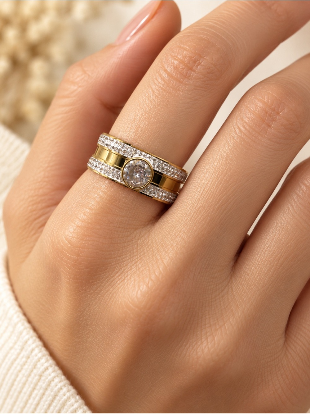 Elegant Gold and Silver Women's Ring 7 steel